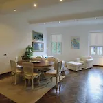 Loris\' House