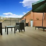 Loris\' House